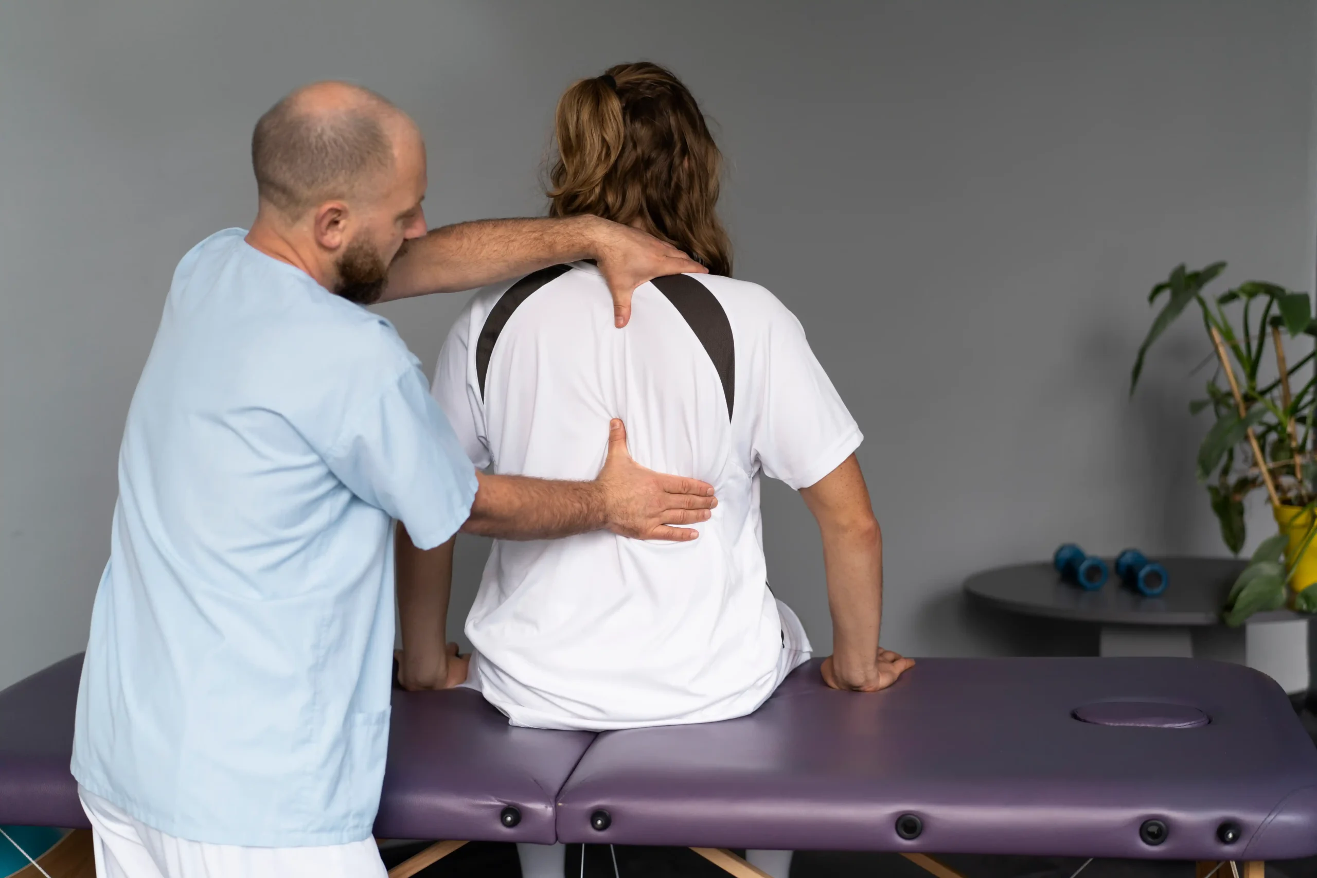 What Is Back Manipulation? Benefits, Safety, and Spinal Manipulation 1 How Spinal Manipulation Works