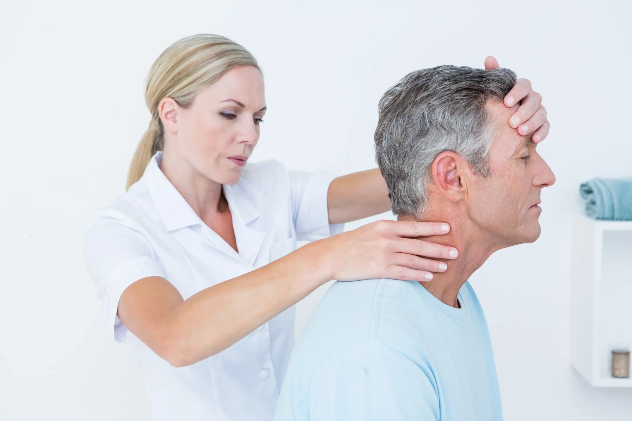 Osteopath vs Chiropractor: Understanding the Key Differences 1 Osteopathy vs Chiropractic: Key Differences