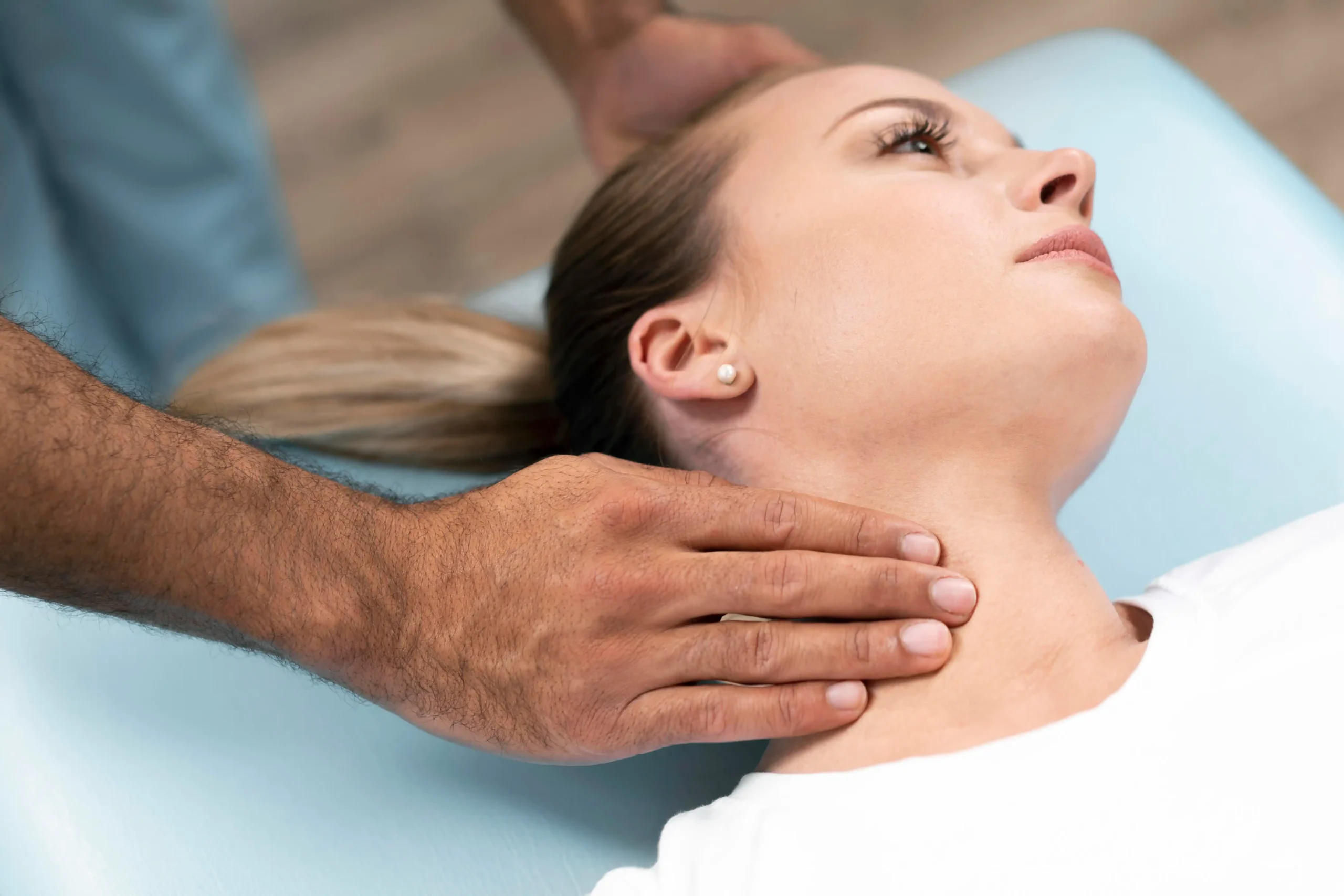 Neck Adjustment: Benefits, Process, Safety, and What to Expect 2 What Happens During a Chiropractic Neck Adjustment?