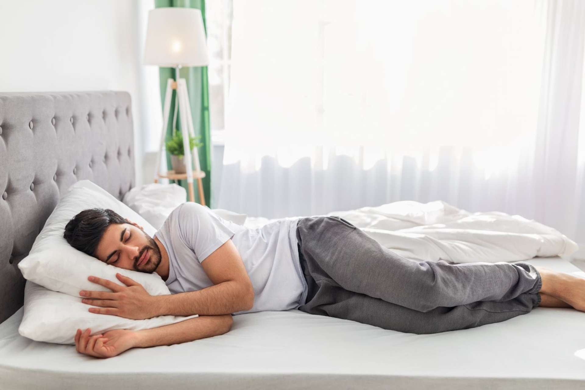 Best Sleeping Position for Neck Pain: How to Sleep Without Making It Worse 2 Side Sleeping